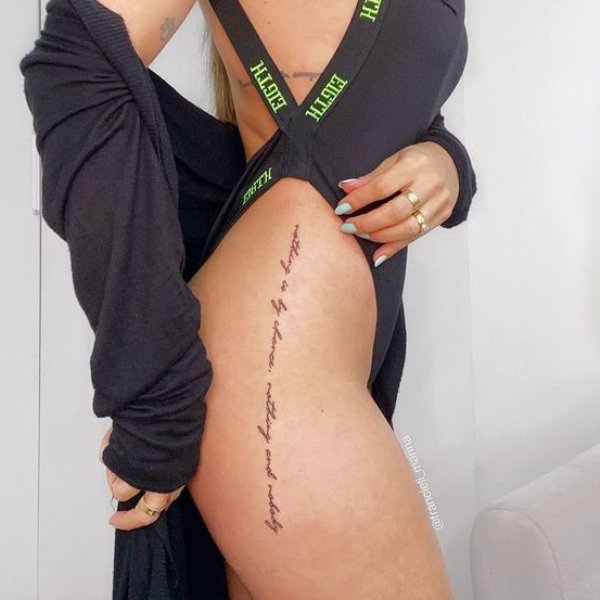 Side Feminine Classy Thigh Tattoo Ideas 