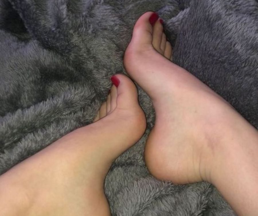 The Pros And Cons Of Selling Feet Pics Online, Is It Really Easy money??