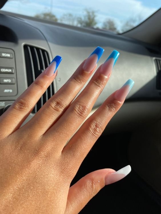 40 Hottest Summer Nails Ideas for 2023 - Blue Gradient Nails