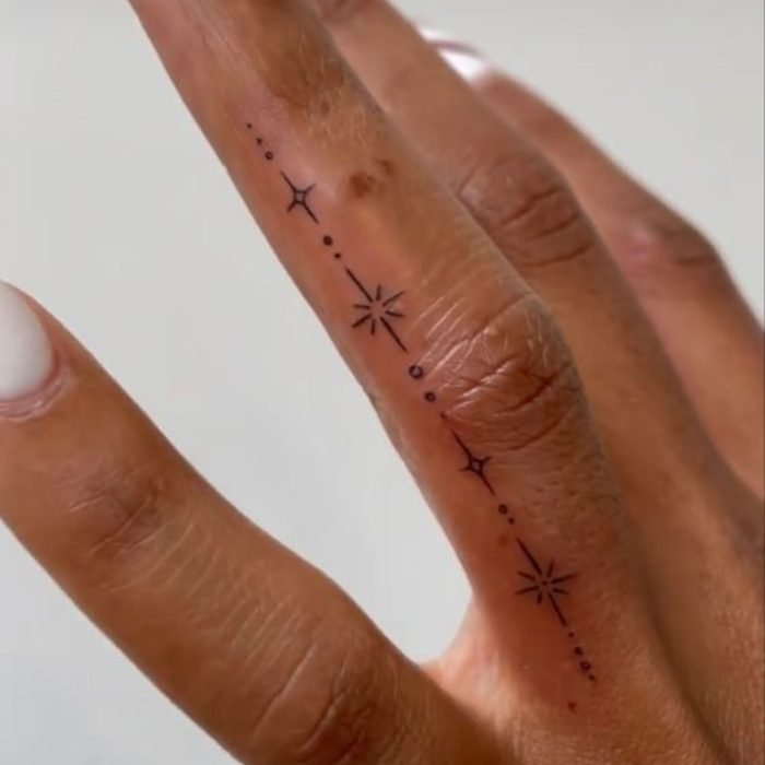 75+ Classy Pretty Finger Tattoos Ideas You’ll Love 2023