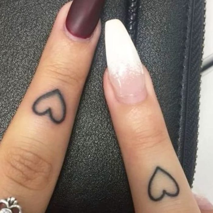 75+ Classy Pretty Finger Tattoos Ideas You’ll Love 2023
