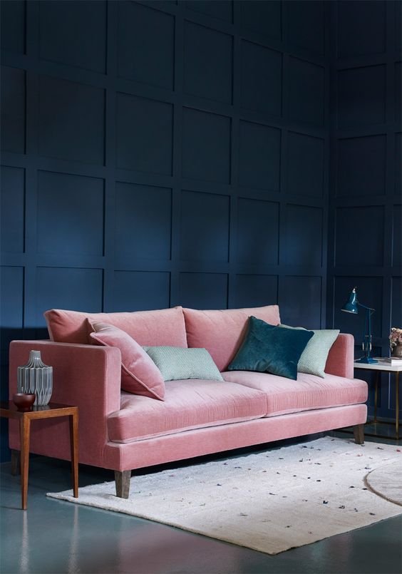 Colors That Go With Dark Blue_ Dark blue and rose pink living room idea