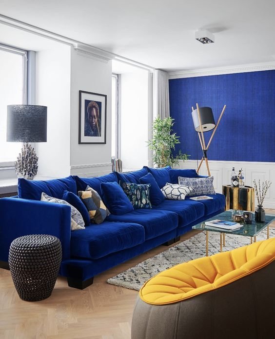 Colors That Go With Dark Blue_ Dark blue and yellow living room idea
