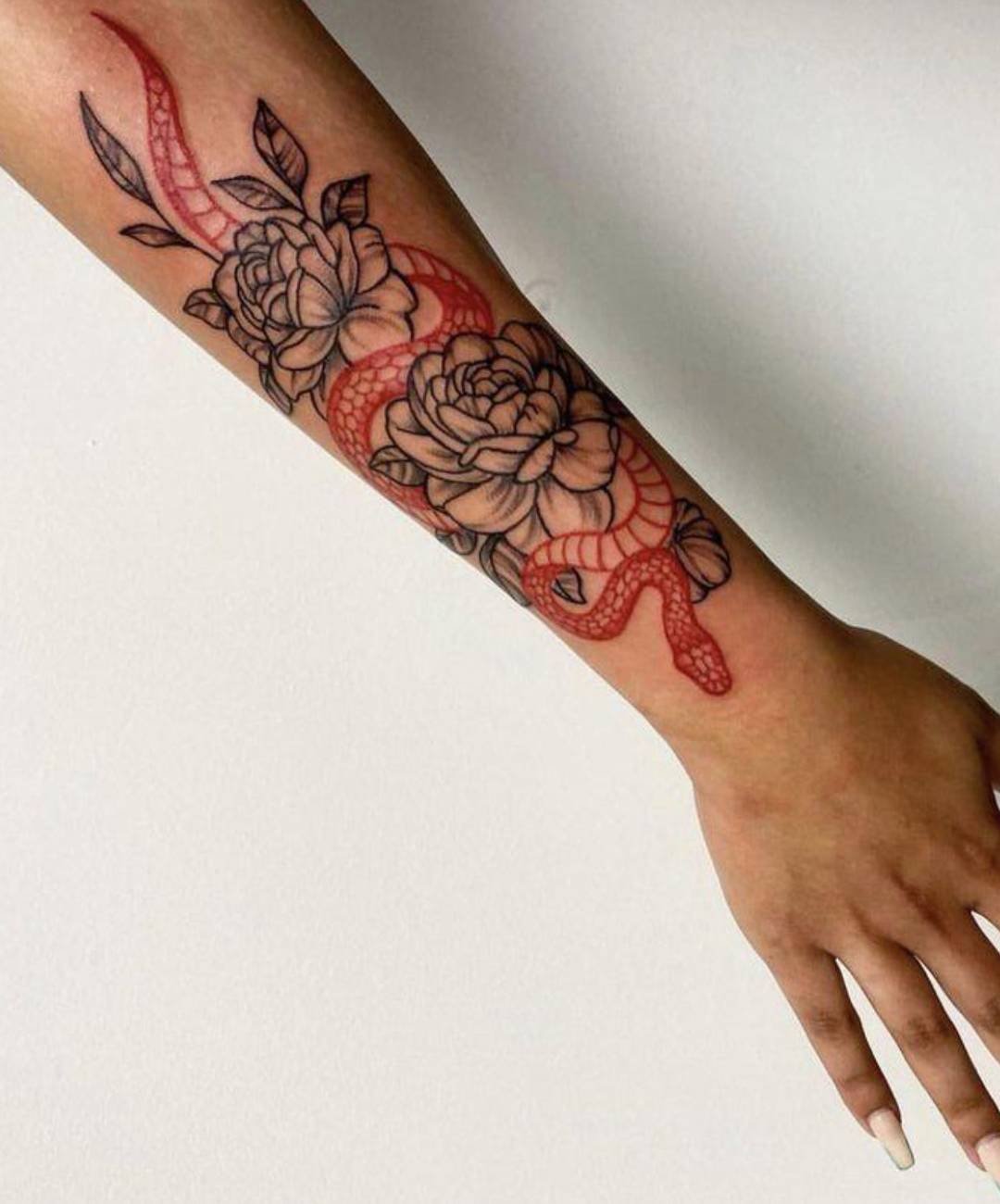 55+ Pretty Feminine Sleeve Tattoo Ideas You'll Love