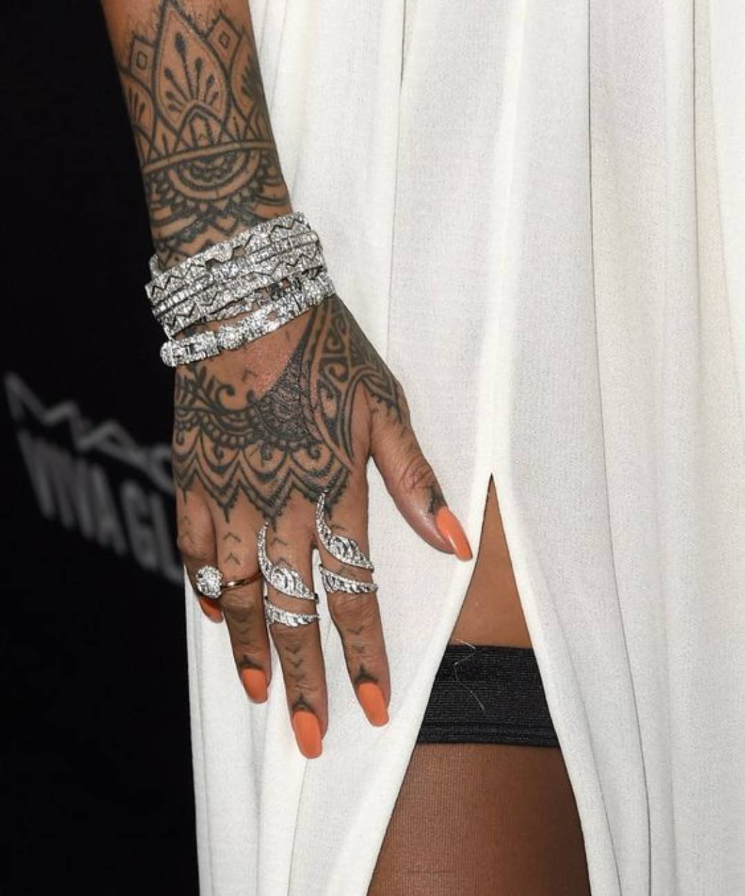 55+ Pretty Feminine Sleeve Tattoo Ideas You'll Love - Rihanna's hand tattoo